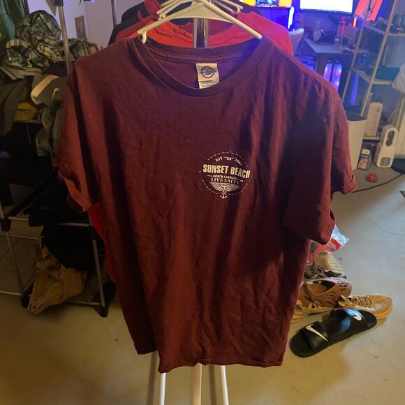 Sunset Beach Maroon Size Medium T Shirt - Picture 1 of 3